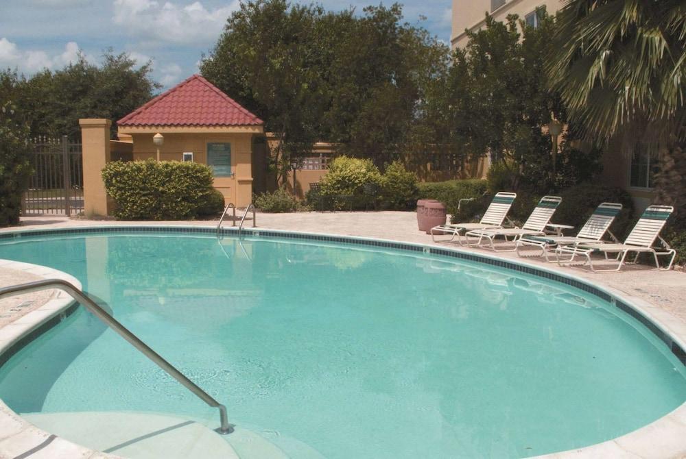 La Quinta By Wyndham Austin Southwest Hotel Exterior foto